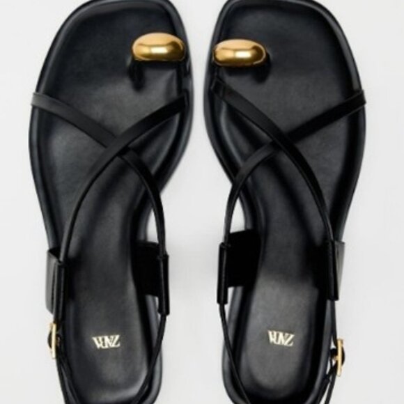 ZARA FLAT STRAPPY SANDALS WITH METAL ORNAMENT - NWT Black | size 40 (9) - Picture 4 of 6